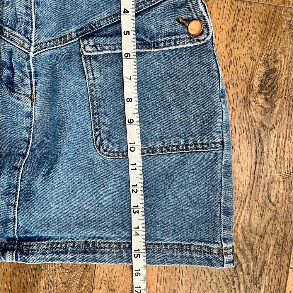 House of Harlow 1960 Medium Blue Denim Mini Skirt with Front Patch Pockets - Picture 7 of 7